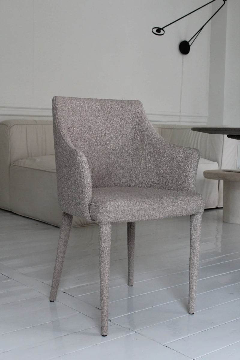 Bat dining chair