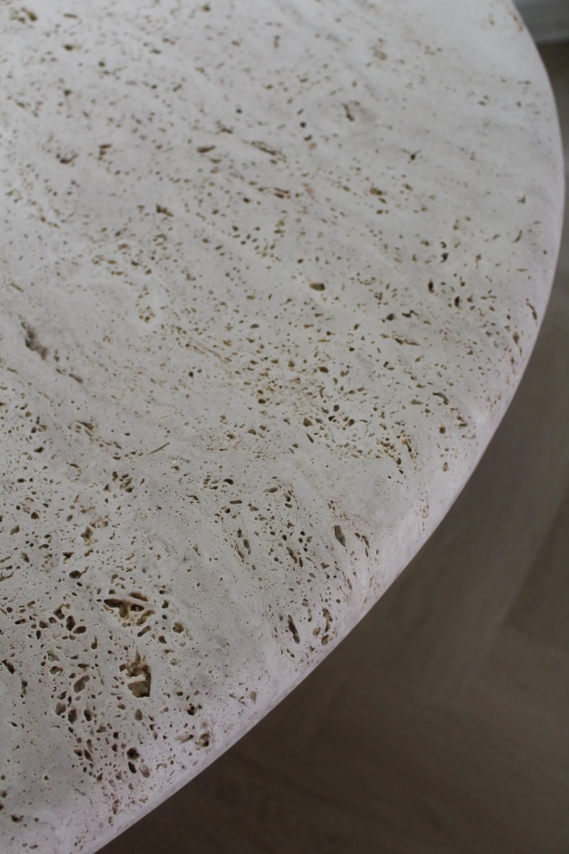 Nomad dining table ø140cm Travertine